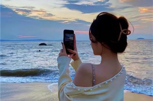 娱乐圈爆红真相揭秘：字母女星讨好网红王安宇插足刘学义升咖搭上杨幂朱正廷新恋情被曝光